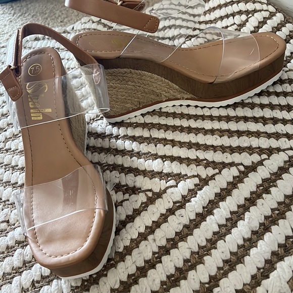 Transparent Open-Toe Espadrille Ankle Strap Wedges - 7.5 - Picture 6 of 6